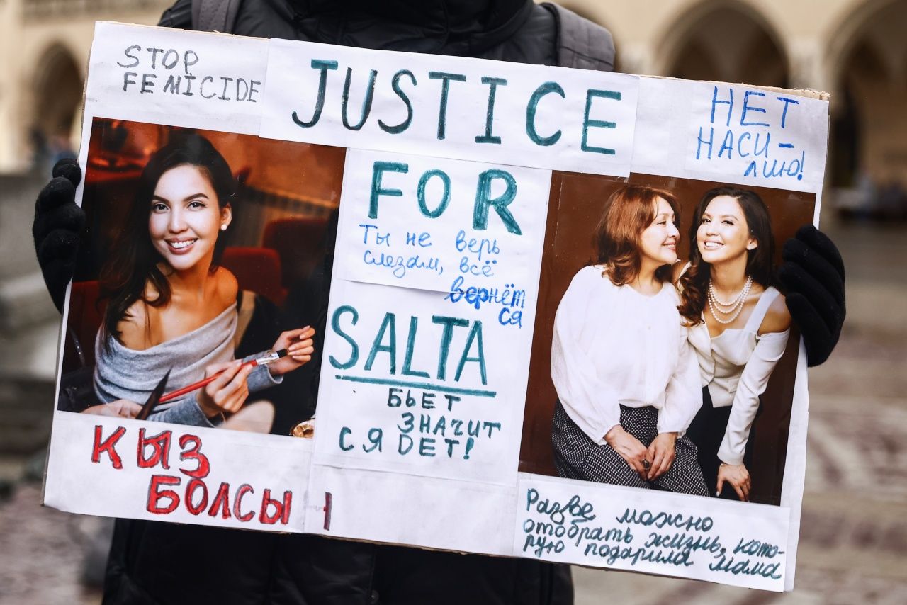 ชาวคาซัคสถานออกมาชุมนุมเรียกร้องความเป็นธรรมให้กับ ซัลตานัค นูคีโนวา 