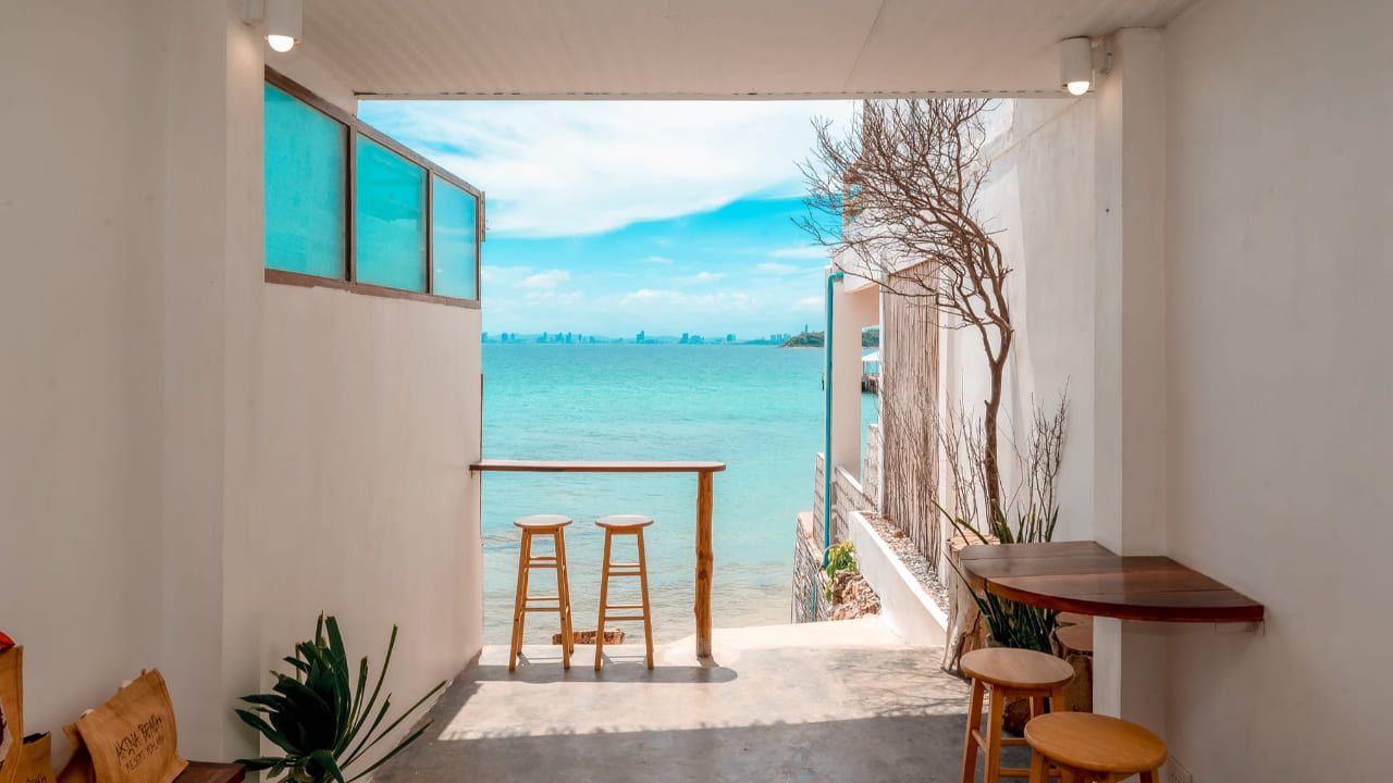 ขอบคุณภาพจากเฟซบุ๊ก Akina Beach Resort Kohlarn