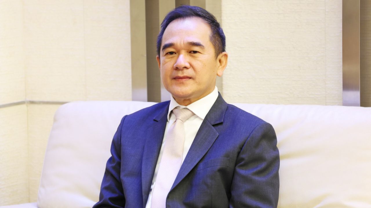 กฤษฎา จีนะวิจารณะ