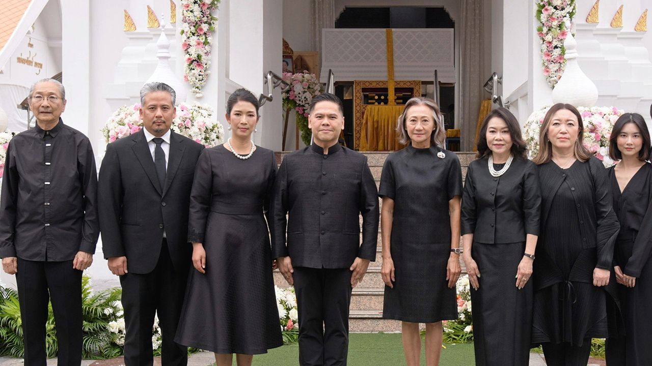 ปลายทางชีวิต - วราวุธ ศิลปอาชา รมว.พม. เป็นประธานในพิธีฌาปนกิจศพ ตั้งโง้วม่วย มารดาของ ณัฐศมน วงศ์กิตติพัฒน์ โดยมี ดร.สุวรรณา ศิลปอาชา, กฤษณา อัมพุช, วรลักษณ์ ตุลาภรณ์ และ กฤษณยศ บูรณะสัมฤทธิ มาร่วมในพิธีด้วย ที่วัดธาตุทอง วันก่อน.