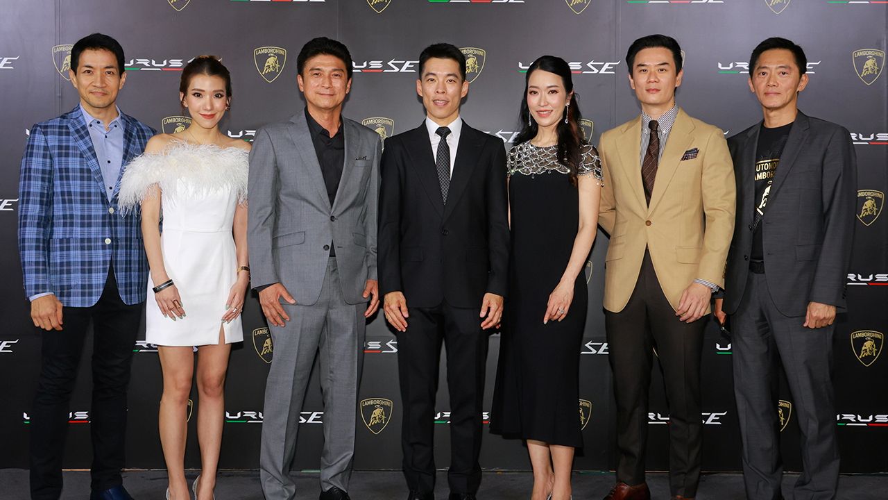 รุ่นแรก - อภิชาติ ลีนุตพงษ์ จัดงานฉลองเปิดตัว Urus SE ซุปเปอร์เอสยูวีปลั๊กอินไฮบริดรุ่นแรก ตำนานบทใหม่ของลัมโบร์กินี โดยมี ม.ล.พลอยนภัส ลีนุตพงษ์, วิศรุต รังษีสิงห์พิพัฒน์, ภานุเมศ จงกลรัตนาภรณ์ และ สุรเชษฐ วรวงศ์วสุ มาร่วมงานด้วย ที่บ้านปาร์คนายเลิศ วันก่อน.