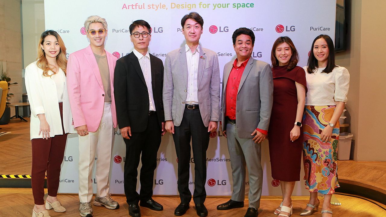 อากาศดี ซองฮัน จอง เปิดตัว “LG PuriCare Aero Series” เครื่องฟอกอากาศรุ่นใหม่ล่าสุดผสมผสานเทคโนโลยีดีไซน์สวยงามเพื่อมอบอากาศบริสุทธิ์ภายในบ้าน โดยมี คิ เร ลี, อำนาจ สิงหจันทร์, รัตนพร จูจริยะกุล และ เปรมณัช สุวรรณานนท์ มาร่วมงานด้วย ที่เซ็นทรัลเวิลด์ วันก่อน.