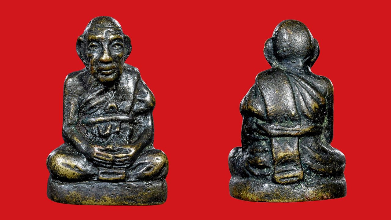 รูปเหมือนลอยองค์ รุ่นแรก หลวงพ่อสุข วัดโพธิ์ทรายทอง ของอิทธิ ชวลิตธำรง.