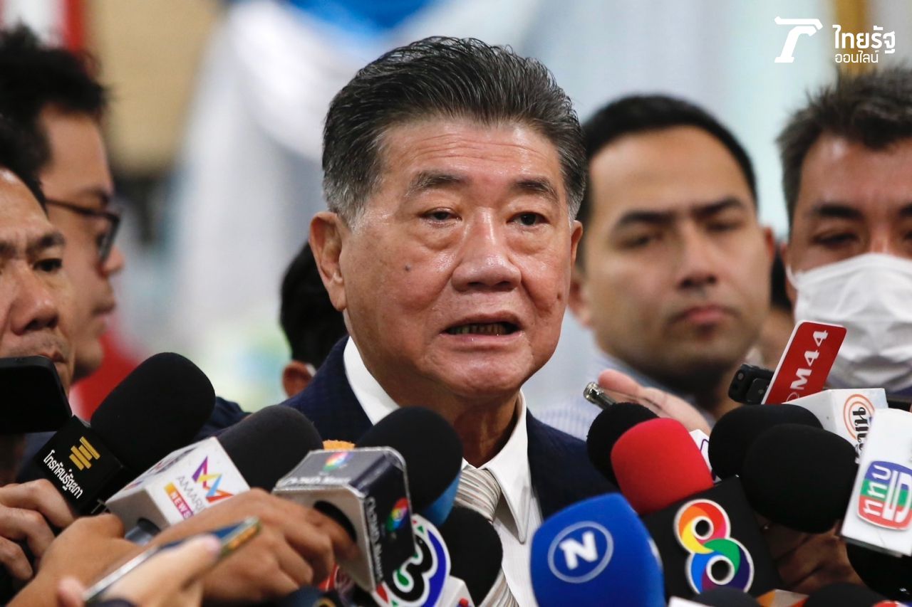 ภูมิธรรม เวชยชัย