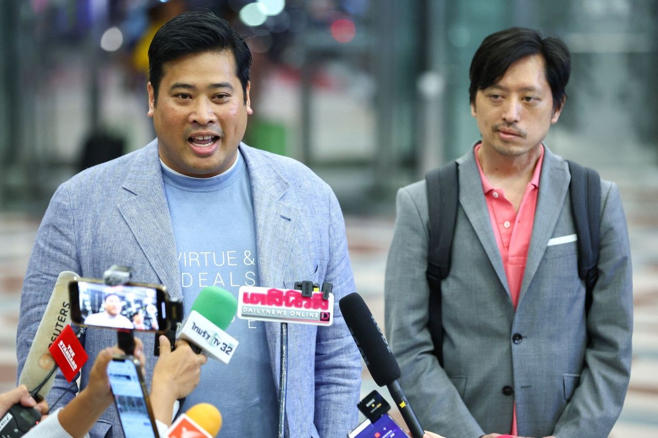  สื่อต่างประเทศรายงาน ‘ท่านอ้น’ วัชเรศร วิวัชรวงศ์ และ ‘ท่านอ่อง’ นพ.จักรีวัชร วิวัชรวงศ์  เสร็จสิ้นการเยือนไทยครั้งแรกในรอบ 27 ปี เดินทางกลับสหรัฐฯแล้วเมื่อคืนวันที่ 14 ส.ค.2566