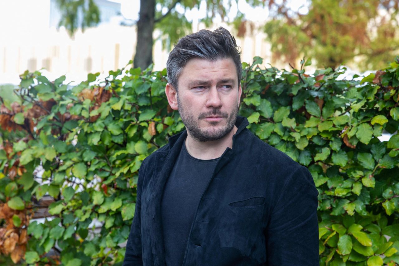 ดมิทรี กลูคอฟสกี (Dmitry Glukhovsky)