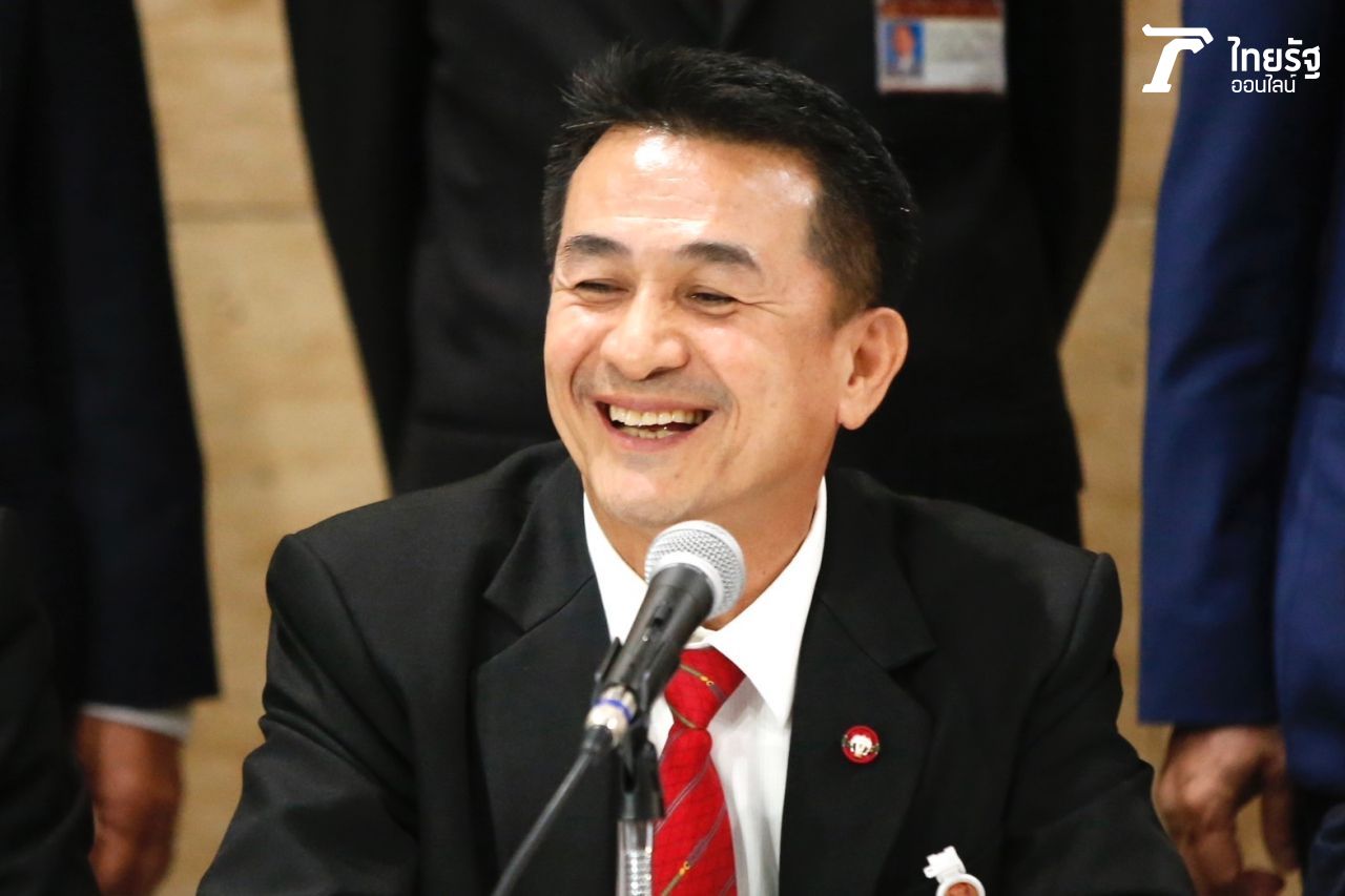 นพ.ชลน่าน ศรีแก้ว