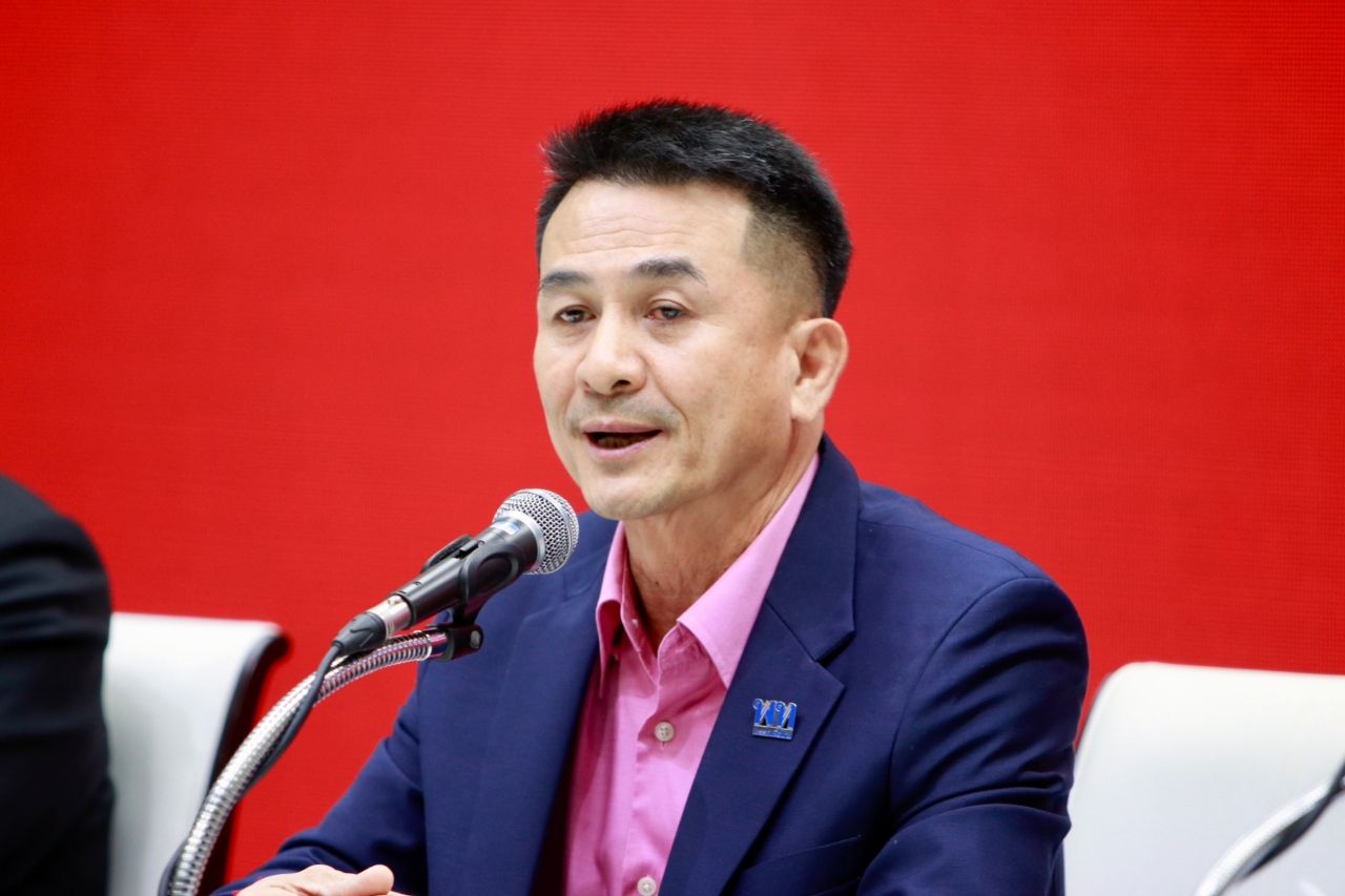 ชลน่าน ศรีแก้ว