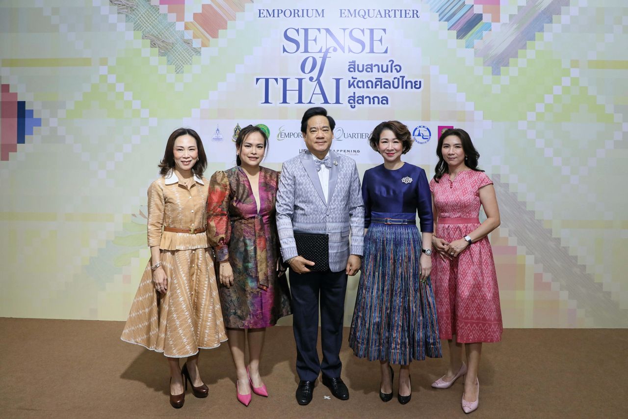 สุธาวดี ศิริธนชัย, วชิรา การสุทธิ์, ปกรณ์ พรรธนะแพทย์, อรธิรา ภาคสุวรรณ์, ภพัชร์ศา พานิชย์อำนวย.