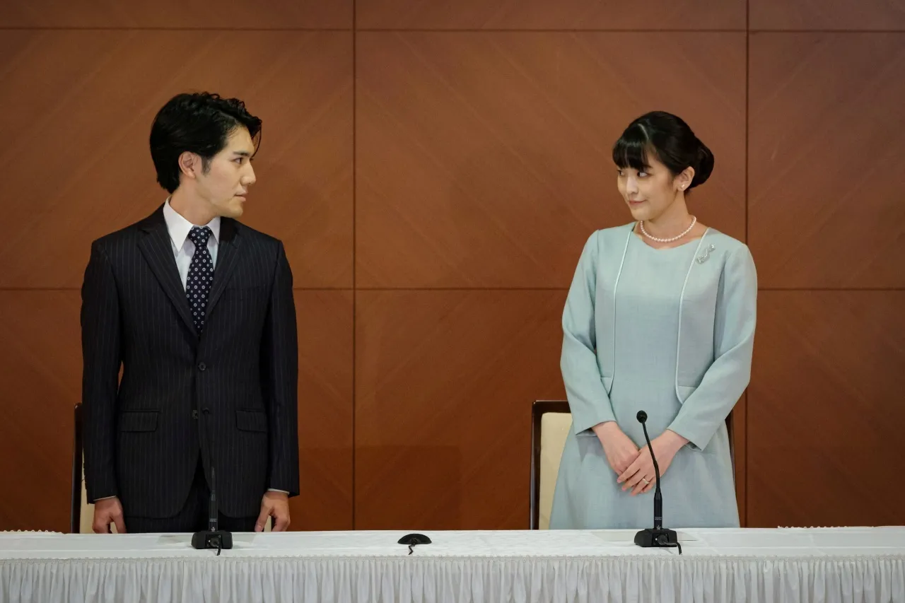 เจ้าหญิงมาโกะ และเคอิ โคมุโระ แถลงข่าวที่โรงแรม แกรนด์ อาร์ค ในกรุงโตเกียว เมื่อ 23 ต.ค.2564 ว่าทั้งคู่ได้จดทะเบียนสมรสกันแล้ว ก่อนจะย้ายมาอยู่ในนครนิวยอร์ก ประเทศสหรัฐฯ