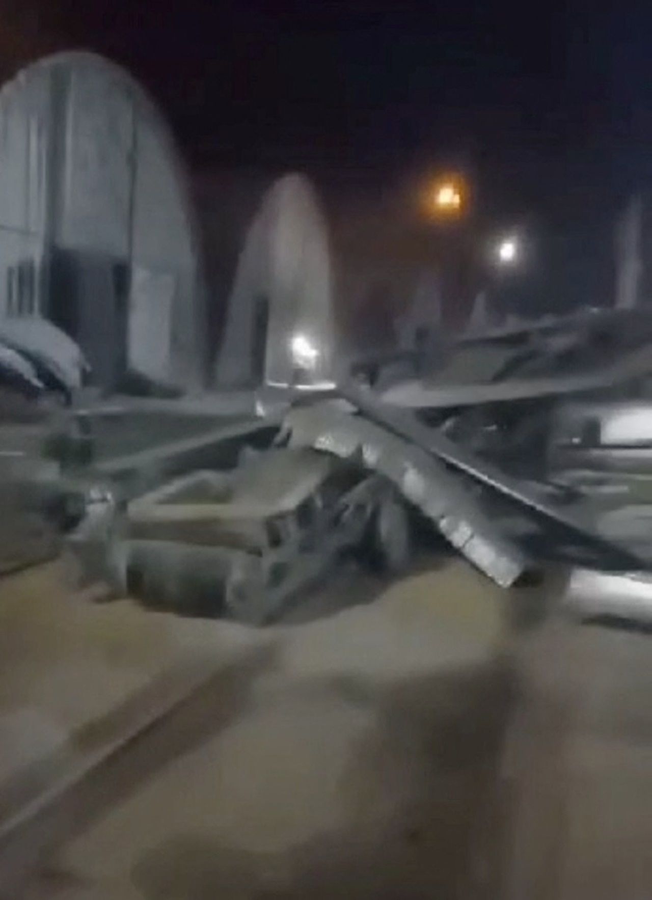 ไซโลเก็บธัญพืชในเมืองเรนีได้รับความเสียหายจากการโจมตี