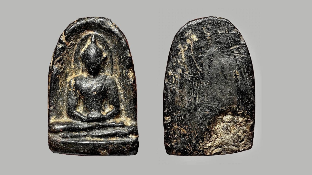 พระกำแพงซุ้มกอ (ดำ) พิมพ์ใหญ่ไม่มีลายกนก กรุลานทุ่งเศรษฐี ของอ้วนลอยฟ้า พระคุ้มครอง.