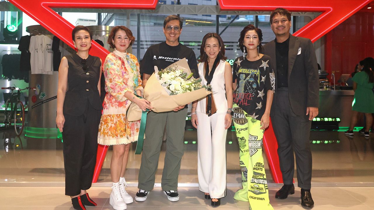 เพลิดเพลิน ปริญ มาลากุล ณ อยุธยา และ ภัททภาณี เอกะหิตานนท์ เปิดตัว “Heineken Experience Pop-Up Store” พร้อมเสิร์ฟประสบการณ์สดใหม่ไม่เหมือนใคร เติมเต็มทุกไลฟ์สไตล์ให้คนรุ่นใหม่ โดยมี อรธิรา ภาคสุวรรณ และ สุธาวดี ศิริธนชัย มาร่วมงานด้วย ที่เอ็มสเฟียร์ วันก่อน.