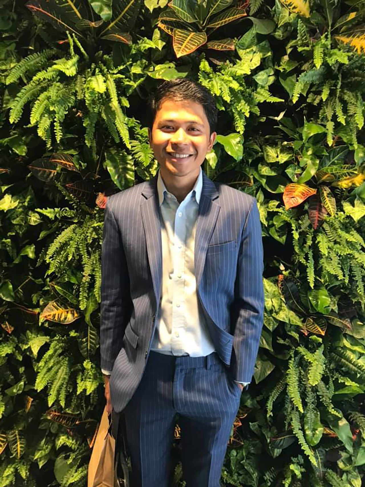 มนูญ จุนชัย ทนายความชาวไทยในกรุงลอนดอนที่รับทำคดีด้านการเข้าเมืองแก่คนไทยในอังกฤษ