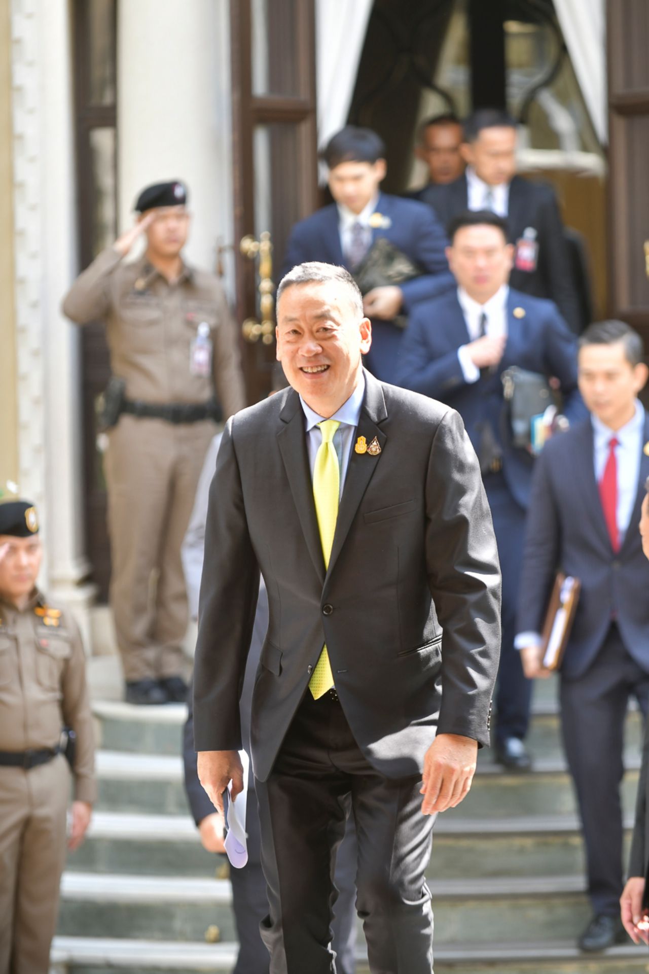 เศรษฐา ทวีสิน นายกรัฐมนตรีและรัฐมนตรีว่าการกระทรวงการคลัง