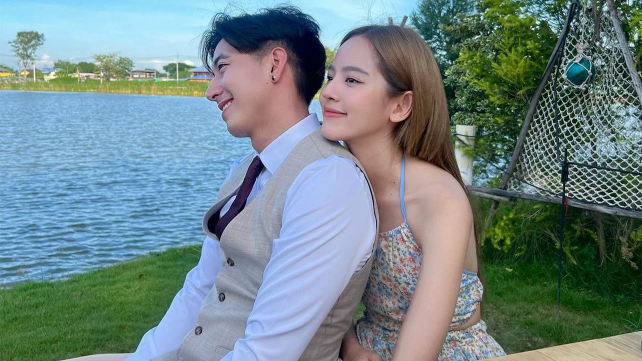 ควงคู่ไปร่วมงานแต่งเพื่อนร่วมวงเดอะดัสท์ แต่ โตโน่–ภาคิน กับ น้องณิชา เล่นโชว์ซีนหวานเกินหน้าเจ้าบ่าวเจ้าสาวอีกนะจ๊ะ...มันจะเกินไปมุ้ย?