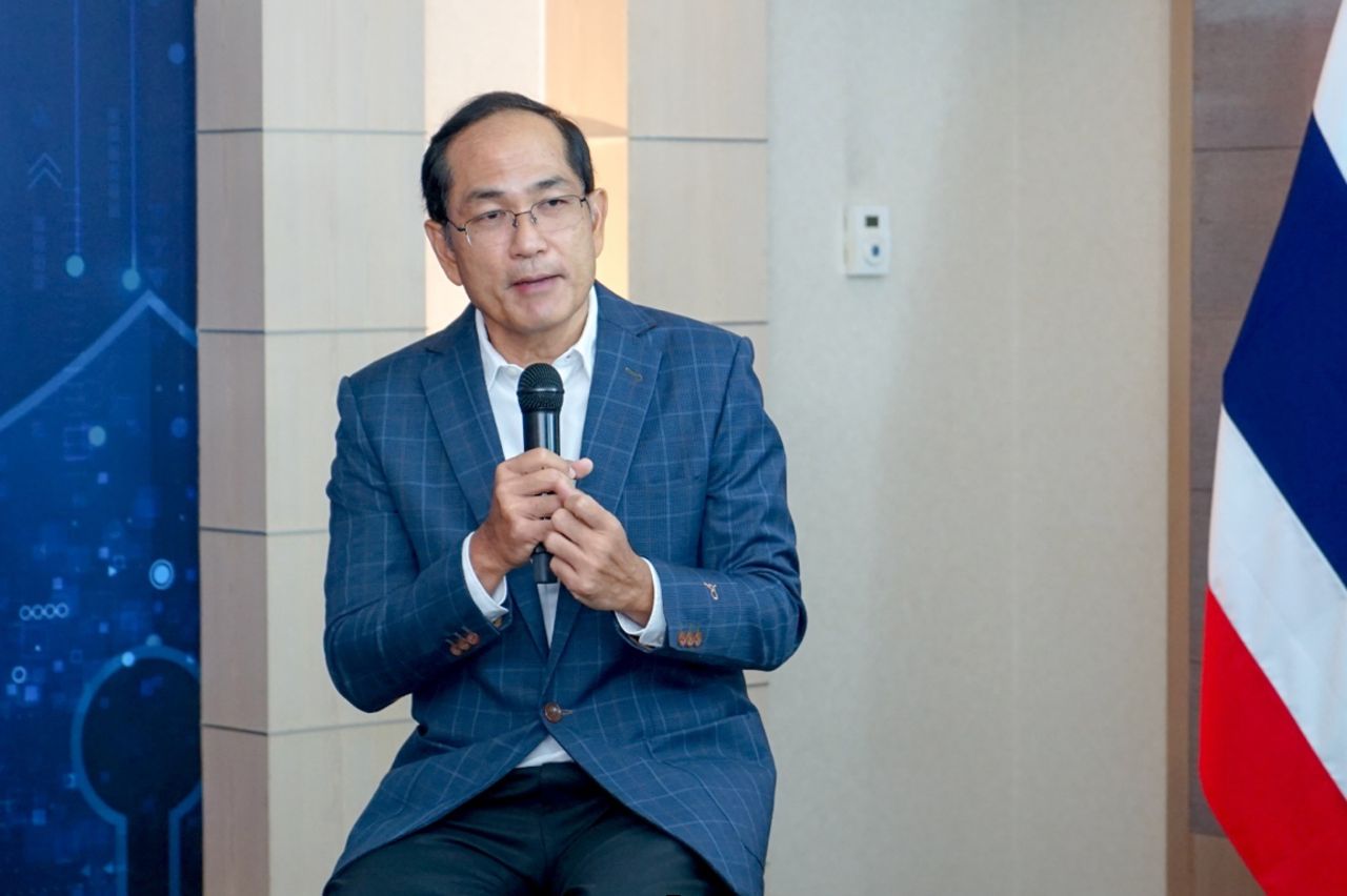 ดร. ธัชพล โปษยานนท์ ผู้อำนวยการประจำประเทศไทยและอินโดจีน บริษัท พาโล อัลโต เน็ตเวิร์กส์ 