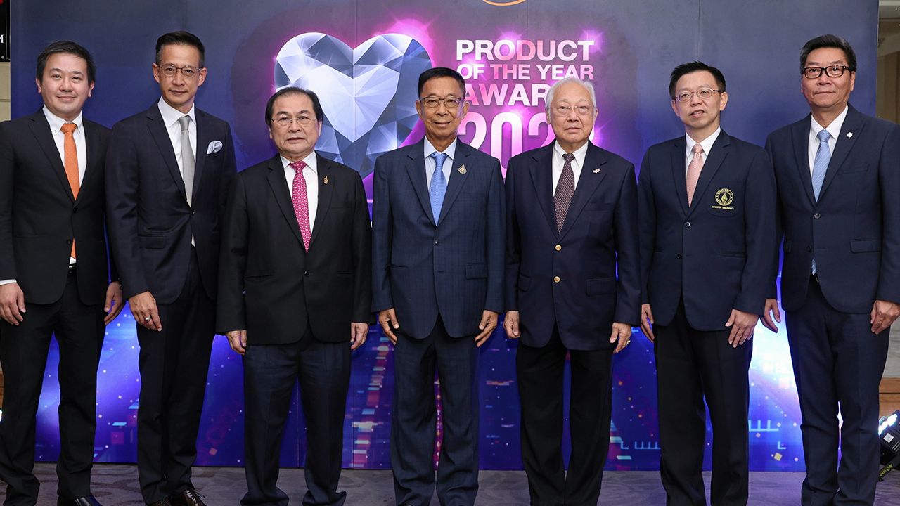 ยอดเยี่ยม นุรักษ์ มาประณีต มอบรางวัล “BUSINESS + PRODUCT OF THE YEAR AWARDS 2023” สินค้าและบริการยอดเยี่ยมแห่งปี 2566 ให้ สาระ ล่ำซำ และ วิชัย สินอนันต์พัฒน์ โดยมี มนู เลียวไพโรจน์ และ แจ็ค มินทร์ อิงค์ธเนศ มาร่วมงานด้วย ที่โรงแรมสวิสโซเทล วันก่อน.