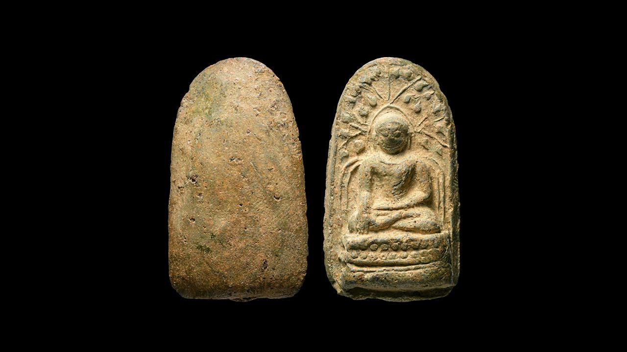 พระบาง เนื้อเขียวคราบ เหลือง กรุวัดดอนแก้ว ของ แม็ก ช้างเผือก.