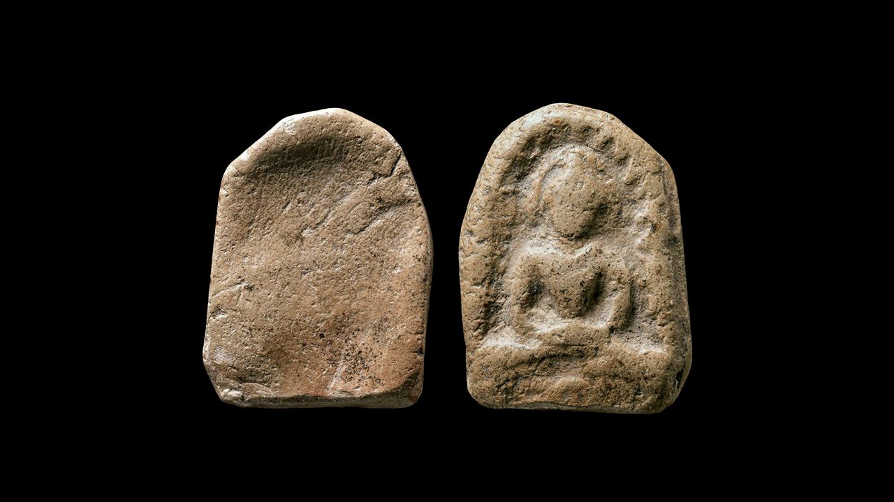 พระกำแพงซุ้มกอ  พิมพ์กลาง  กรุลานทุ่งเศรษฐี  ของโจ๊ก ลำพูน.