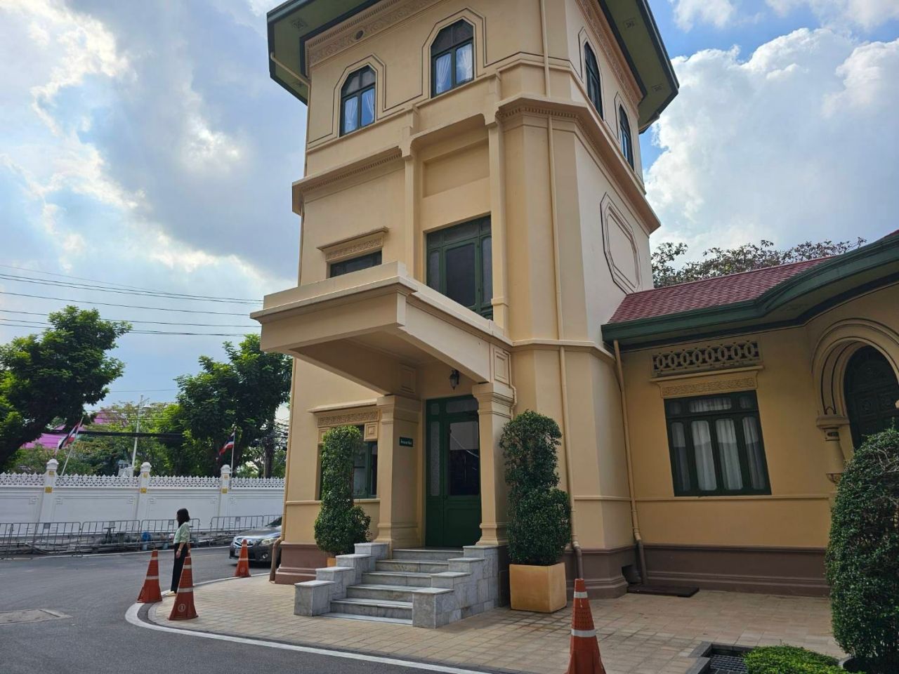 ตึกแสงอาทิตย์