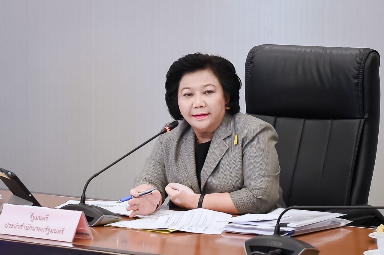 นางพวงเพ็ชร ชุนละเอียด รัฐมนตรีประจำสำนักนายกรัฐมนตรี