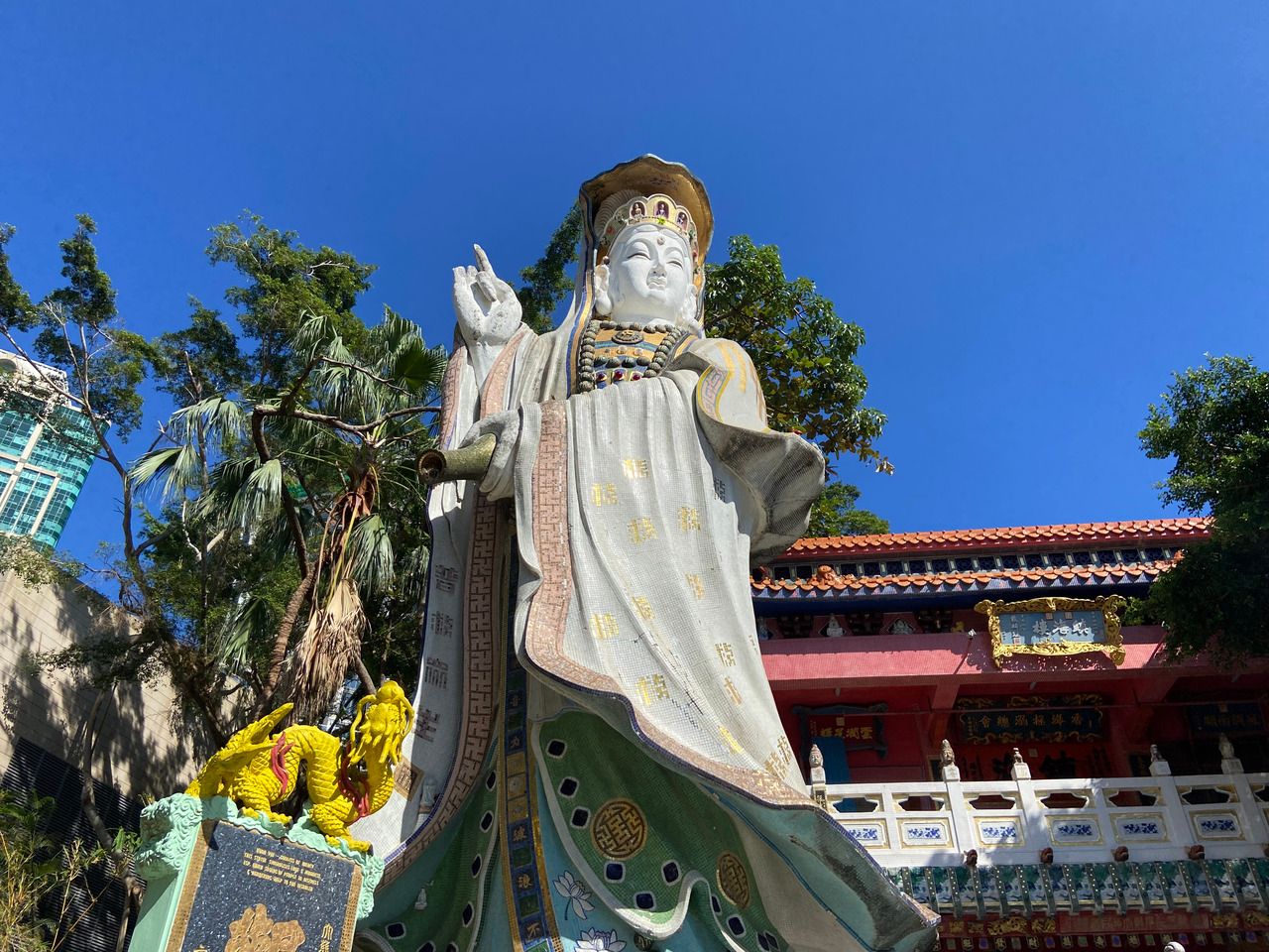 ศาลเจ้าแม่กวนอิม และเจ้าแม่ทับทิม ริมหาดรีพัลส์เบย์ (Repulse Bay Tin Hau Temple)