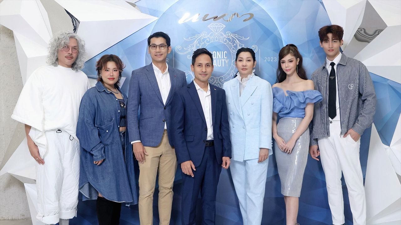 มอบรางวัล - ศิริเพ็ญ ผลัญชัย จัดงานมอบรางวัล “Praew Iconic Beauty 2023” ให้แบรนด์ความงามได้รับการยอมรับจากผู้บริโภค โดยมี เจรมัย พิทักษ์วงศ์, สรัญ ฐิตะวสันต์, พัดชา ศุภนิมิตร, รพี ชูสุวรรณ และ ฐิติวัฒน์ ฤทธิ์ประเสริฐ มาร่วมงานด้วย ที่ Rin at Raintree วันก่อน.