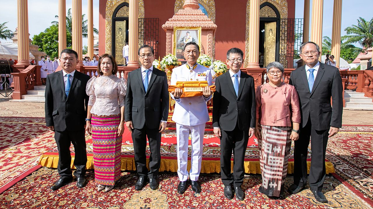 กฐิน - สุวรรณ แทนสถิตย์ เป็นประธานในพิธีถวายผ้าพระกฐินพระราชทาน ประจำปี 2566 โดยมี กอบศักดิ์ ภูตระกูล, กึกก้อง รักเผ่าพันธุ์, พจณี คงคาลัย, สุทธิรัตน์ พาชีรัตน์, กิตติ โฆษะวิสุทธิ์ และ กิตติพงษ์ ลิ่วเฉลิมวงศ์ มาร่วมในพิธีด้วย ที่วัดแก้วพิจิตร จ.ปราจีนบุรี วันก่อน.