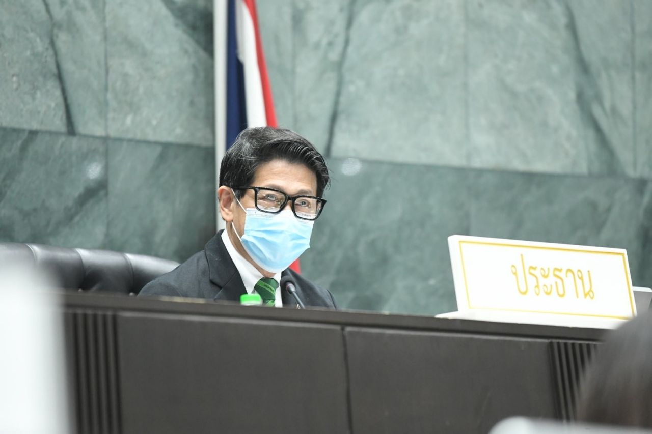 วิรัตน์ มีนชัยนันท์