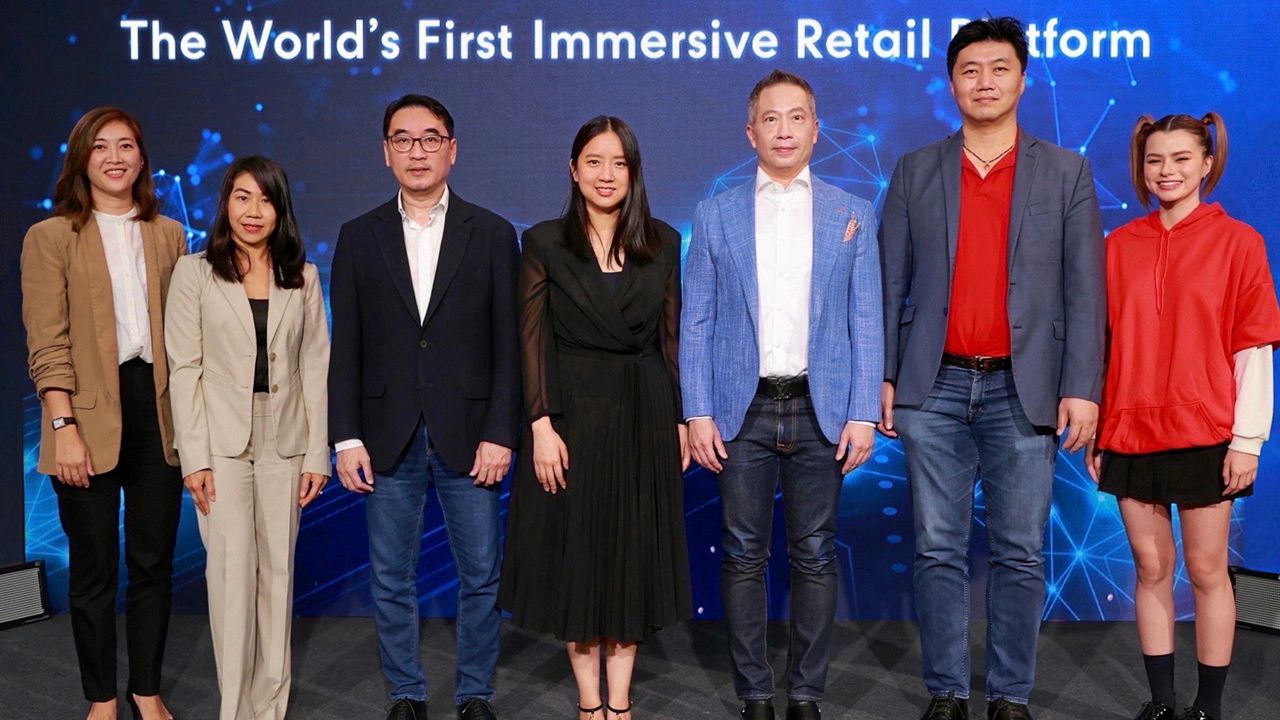 ช็อปสบาย - ณัฐธีรา บุญศรี และ ดร.ชวพล จริยาวิโรจน์ เปิดตัว “CRC Immersive Retail Platform” เทคโนโลยีล้ำสมัยเพื่อเชื่อมต่อทุกช่องทางการช็อปปิ้งทั้งออฟไลน์ออนไลน์ โดยมี โกวินทร์ กุลฤชากร, สุรศักดิ์ วนิชเวทย์พิบูล และ พักร์วิมล สตะเวทิน มาร่วมงานด้วย ที่เซ็นทรัลเวิลด์ วันก่อน.