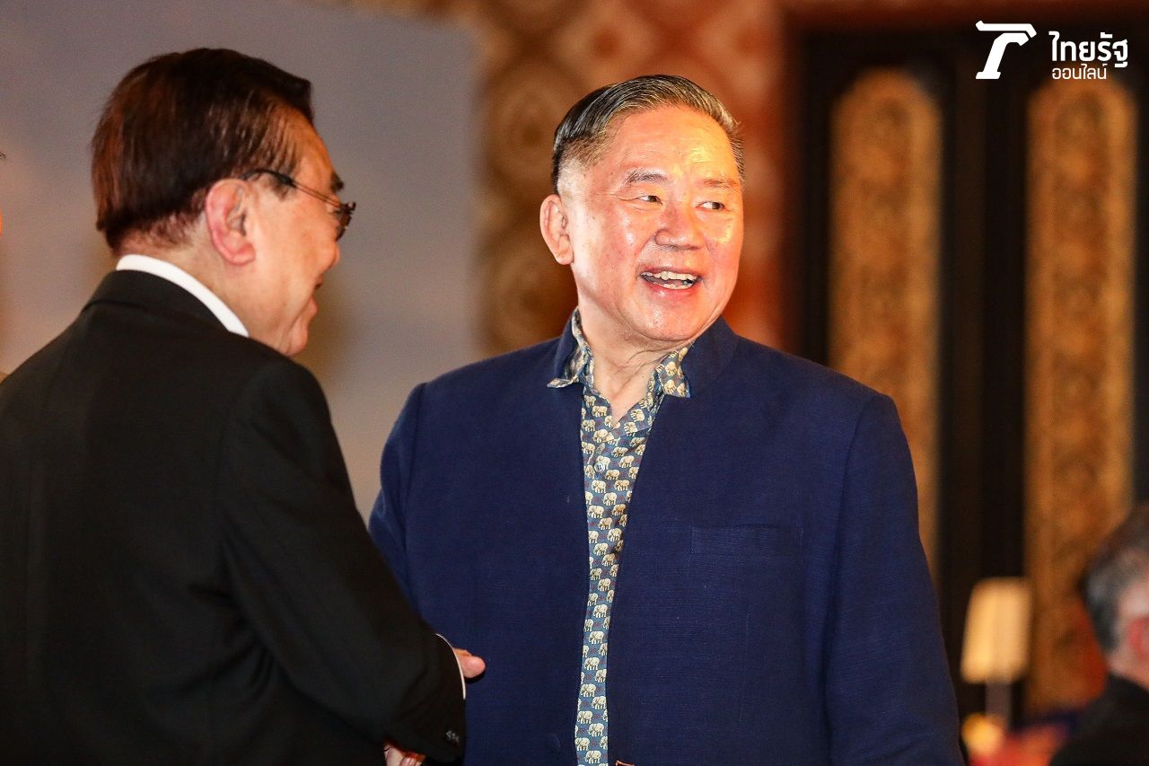 พลตำรวจเอก ดร.ชิดชัย วรรณสถิตย์ ประธานกิตติมศักดิ์ บริษัท สยามดรากอน (เอเซีย-แปซิฟิก) จำกัด ร่วมงานกาลาดินเนอร์ของเหมาไถในครั้งนี้