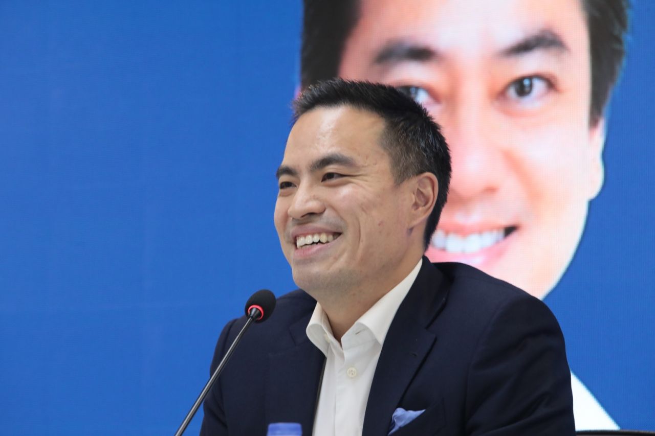 เอกนัฏ พร้อมพันธุ์