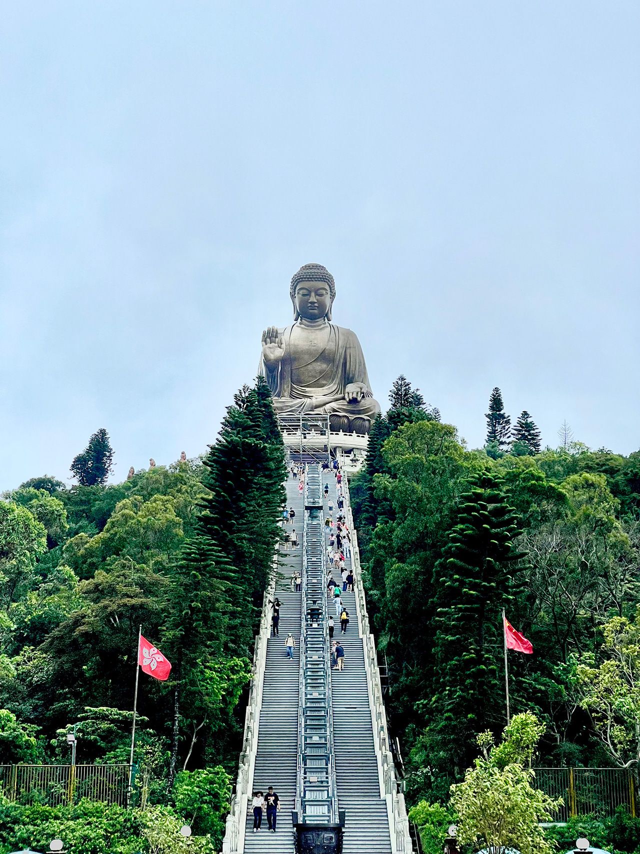 เส้นทางเกือบ 300 ขั้น สู่พระใหญ่ นองปิง ฮ่องกง