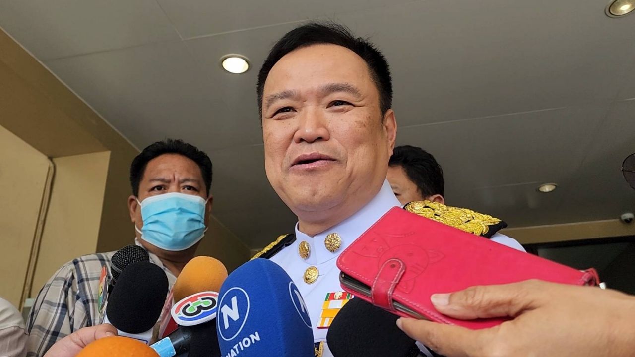 อนุทิน ชาญวีรกูล