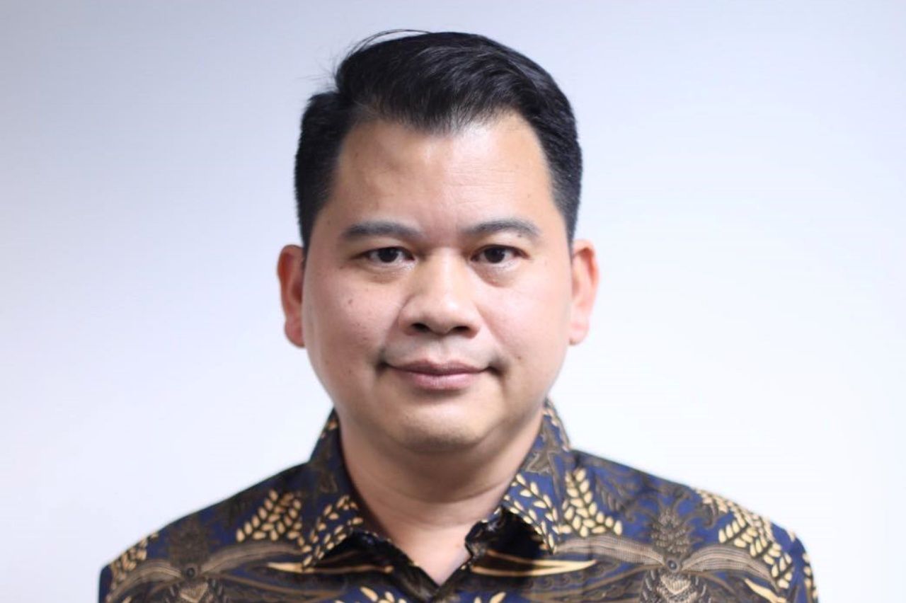 ผศ.วันวิชิต บุญโปร่ง อาจารย์ประจำคณะรัฐศาสตร์ มหาวิทยาลัยรังสิต