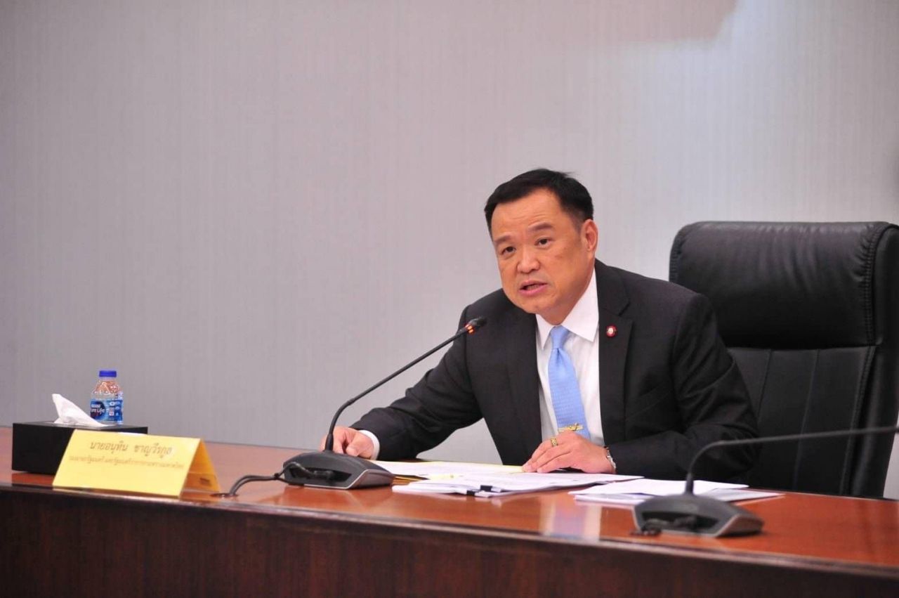 อนุทิน ชาญวีรกูล รองนายกรัฐมนตรีและรัฐมนตรีว่าการกระทรวงมหาดไทย