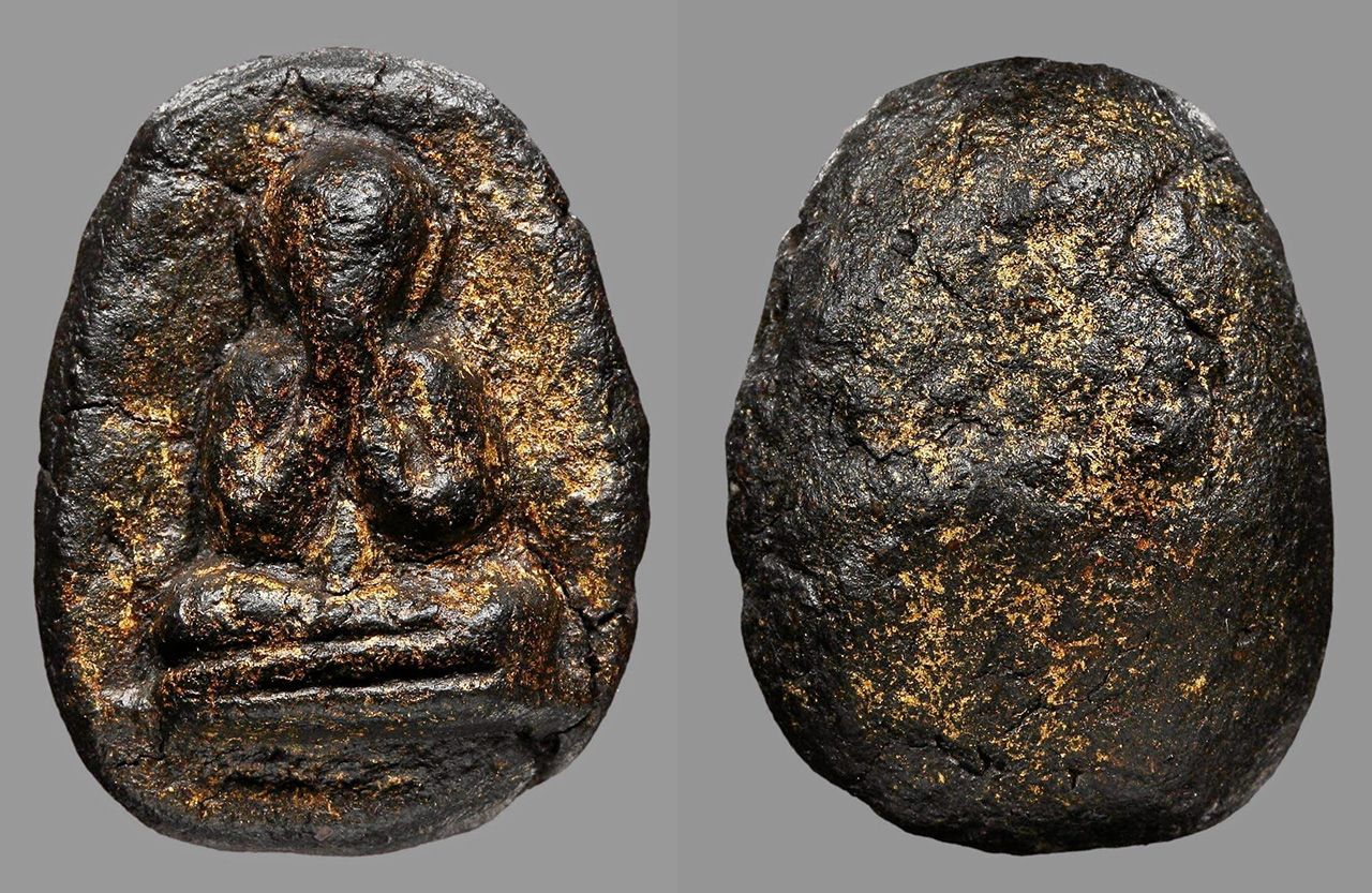 พระปิดตา เนื้อผงคลุกรัก พิมพ์ใหญ่ หลวงพ่อผุด วัดวังเวียน ของอิทธิ ชวลิตธำรง.