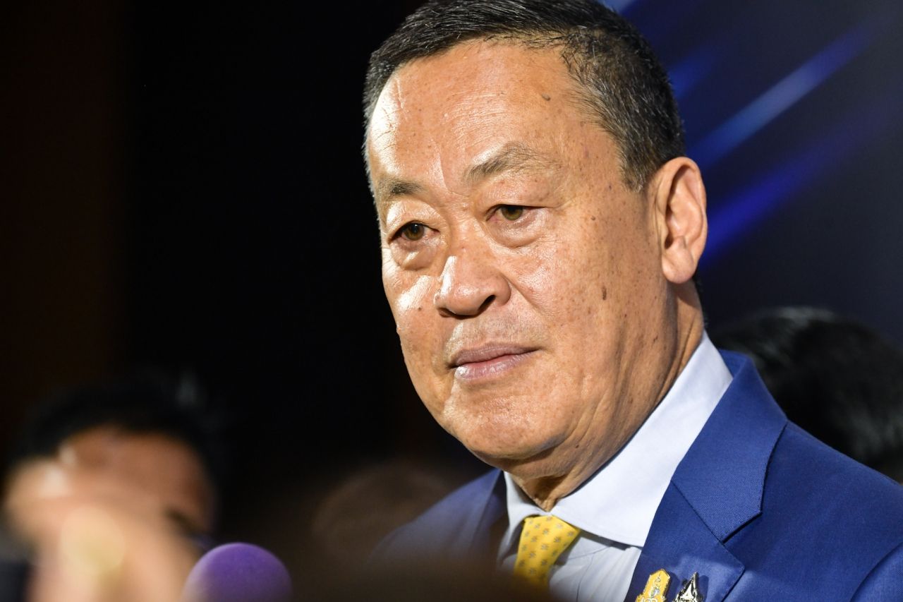 เศรษฐา ทวีสิน นายกรัฐมนตรีและรัฐมนตรีว่าการกระทรวงการคลัง