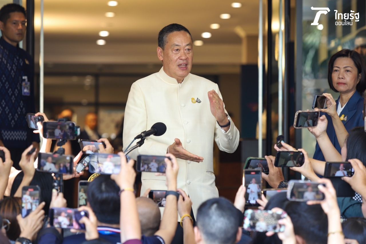 เศรษฐา ทวีสิน นายกรัฐมนตรีและรัฐมนตรีว่าการกระทรวงการคลัง