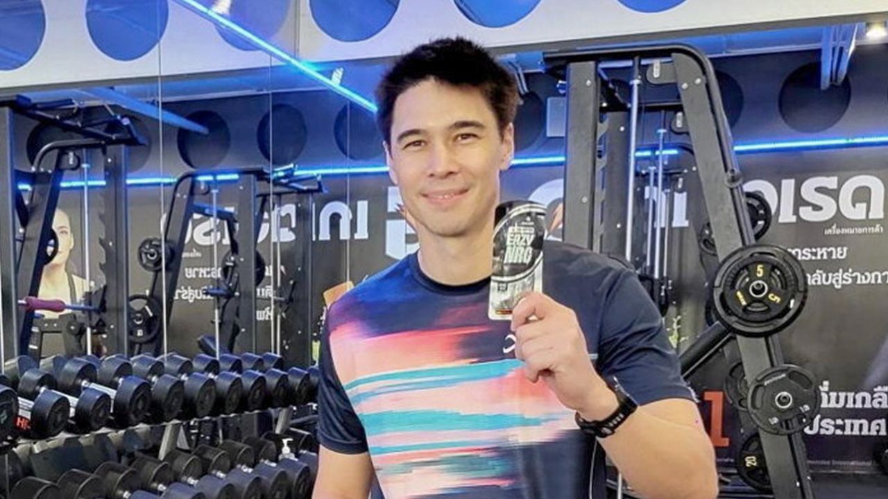 เป็นที่ฮือฮากับการโพสต์รีวิวสินค้าของ แมทธิว ดีน ดูจากยอดคน เข้ามาดูเข้ามากดไลค์ จนไฟลุกท่วมไอจีขนาดนี้ เหมือนจะขายดี แต่ดูจากคอมเมนต์แล้วพบว่า ทุกคนโฟกัสผิดจุด “มองต่ำ” กันหมดเลย!