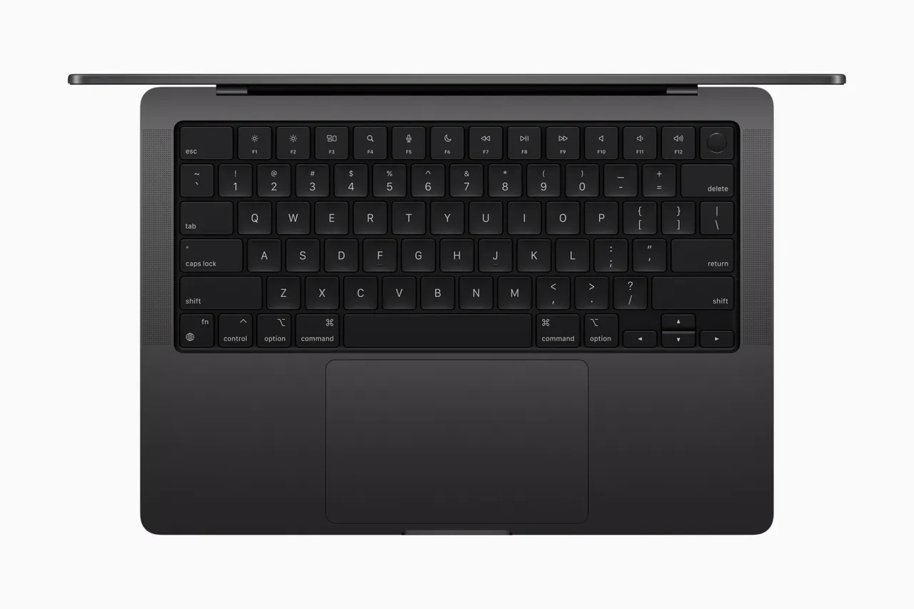 MacBook Pro 14 และ MacBook Pro 16 นิ้ว สีดำ Space Black