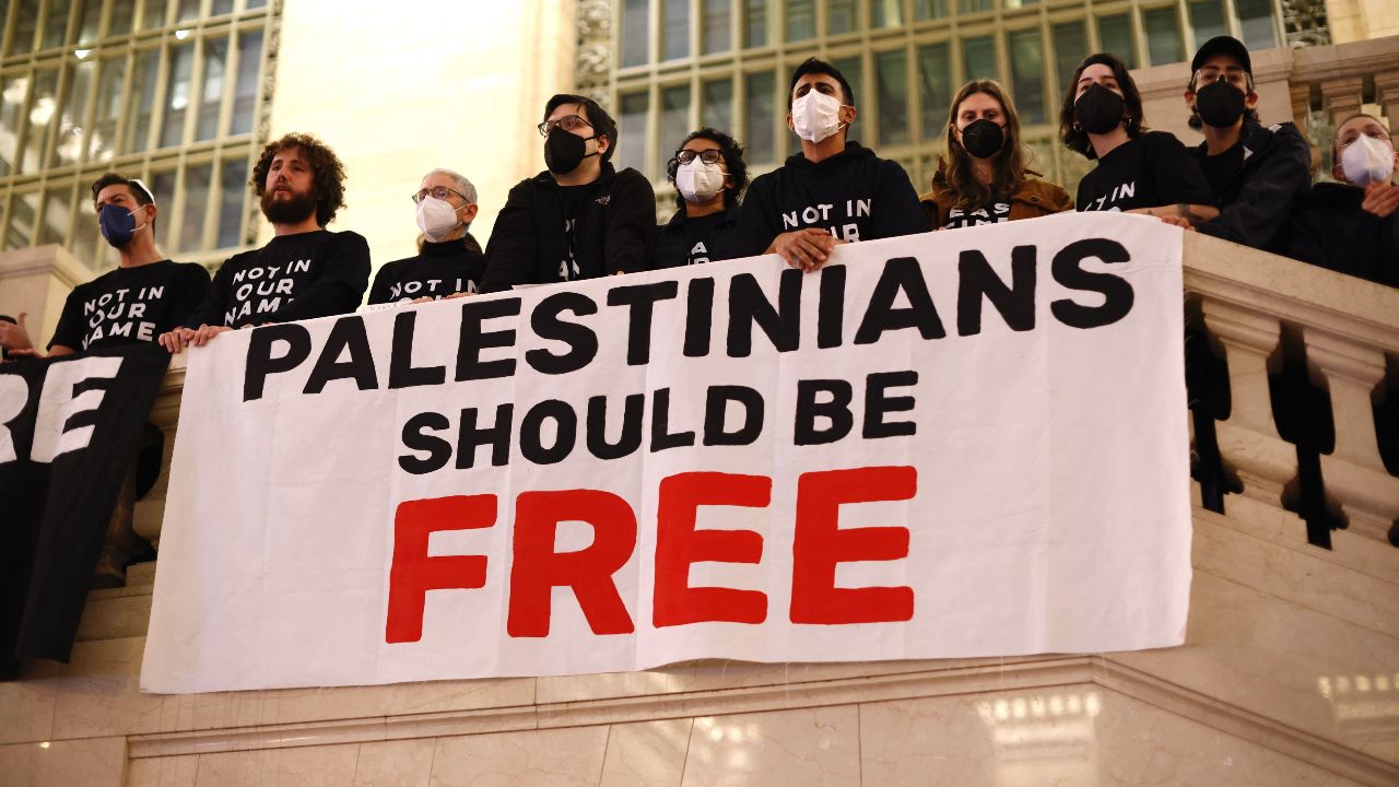 ผู้ประท้วงเรียกร้องปลดปล่อยปาเลสไตน์