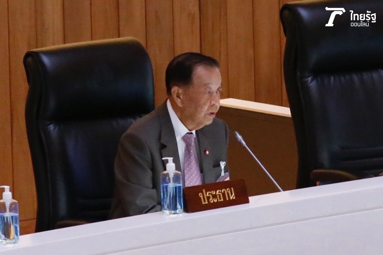 นายวันมูหะมัดนอร์ มะทา ประธานรัฐสภา