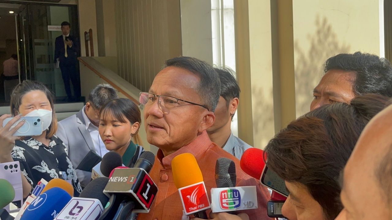 สมศักดิ์ เทพสุทิน รองนายกรัฐมนตรี และ สส.บัญชีรายชื่อ พรรคเพื่อไทย