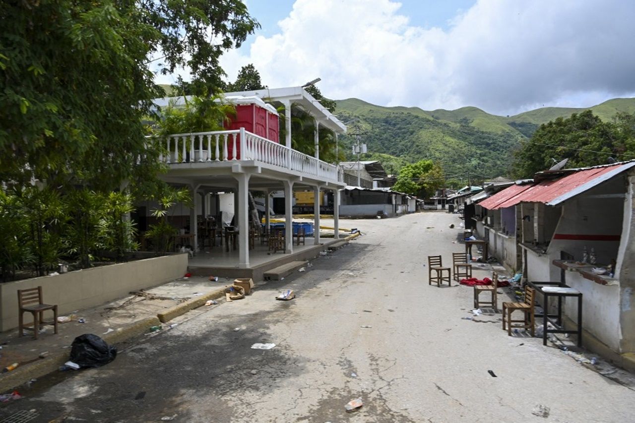 โซนร้านอาหารในเรือนจำโตโครอน