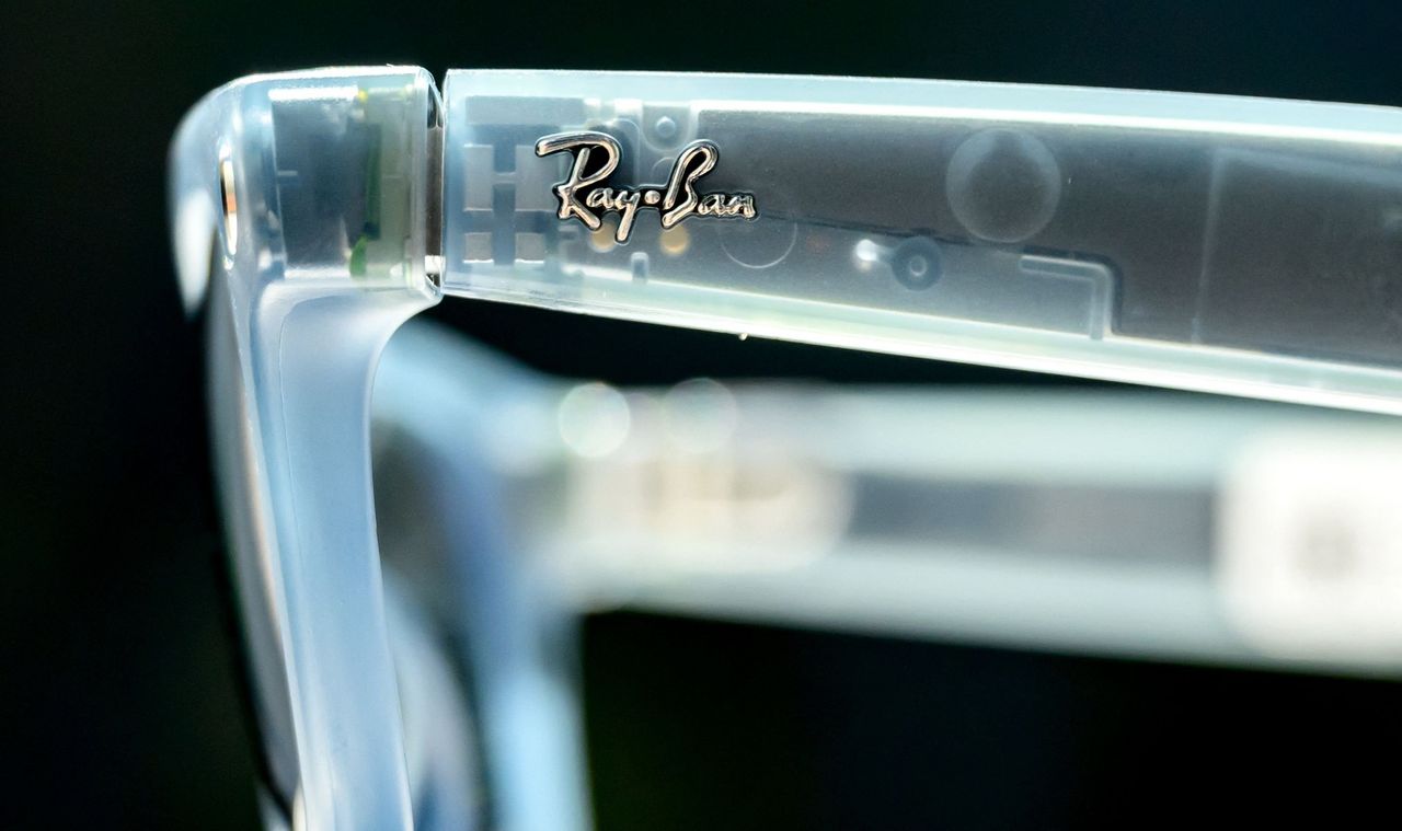 Ray-Ban Meta Smart Glasses