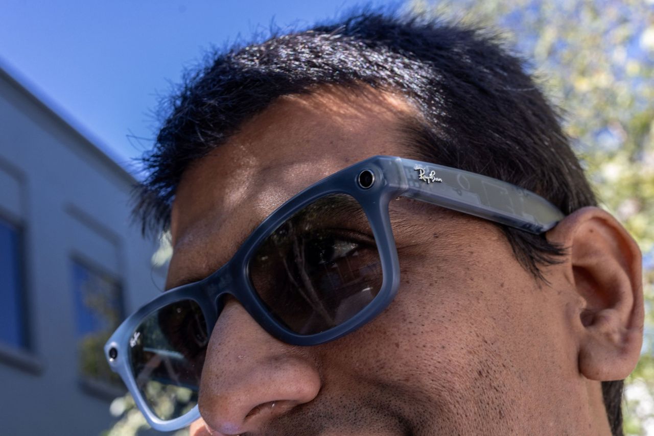 Ray-Ban Meta Smart Glasses