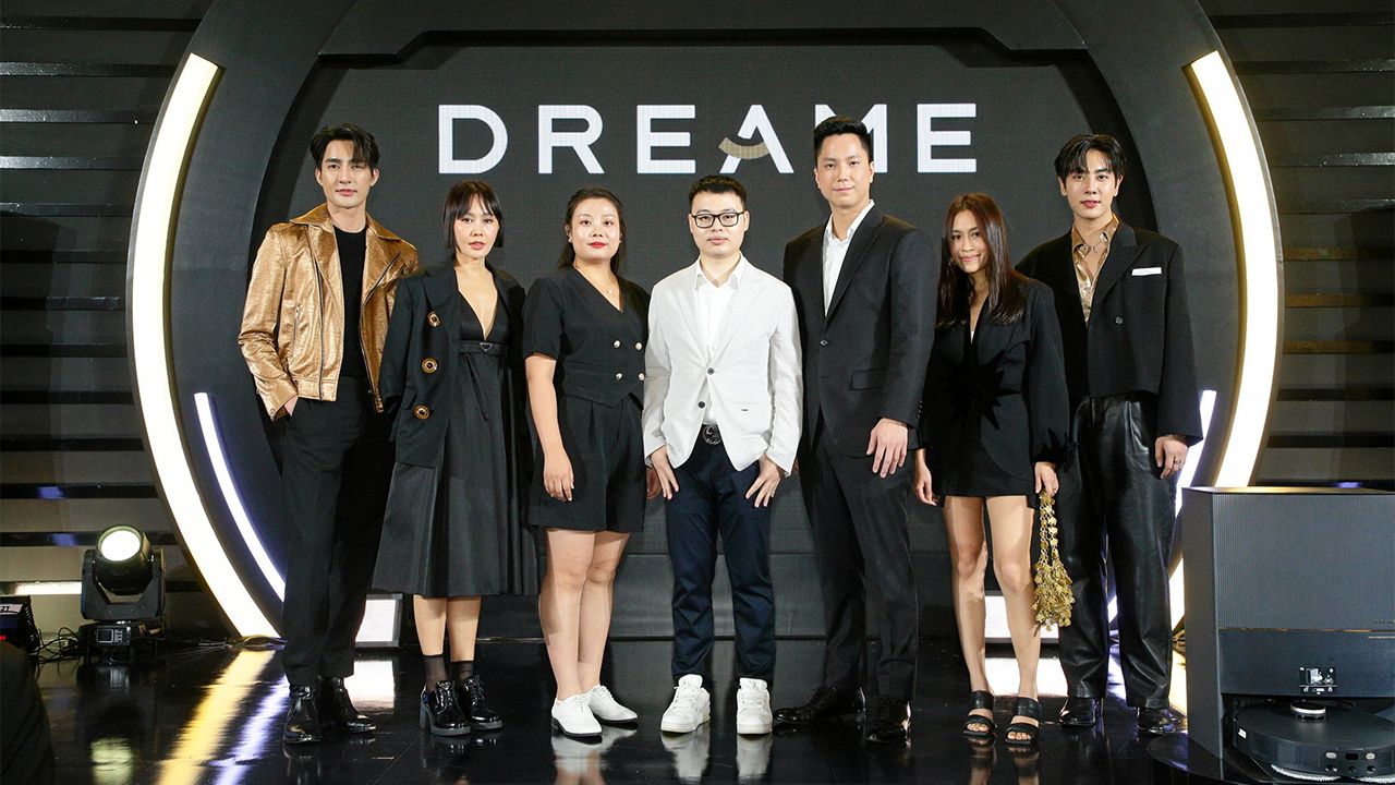 สบายจังเลย วินเซนท์ เฉิน เปิดตัวหุ่นยนต์ทำความสะอาด DreameBot L20 Ultra และเครื่องทำความสะอาดพื้นไร้สาย Dreame H12 Dual ช่วยให้การทำความสะอาดบ้านเป็นเรื่องง่ายยิ่งขึ้น โดยมี ดอริส หวัง และ อรรจน์ อังศุธนาธาร มาร่วมงานด้วย ที่เซ็นทรัลเวิลด์ วันก่อน.