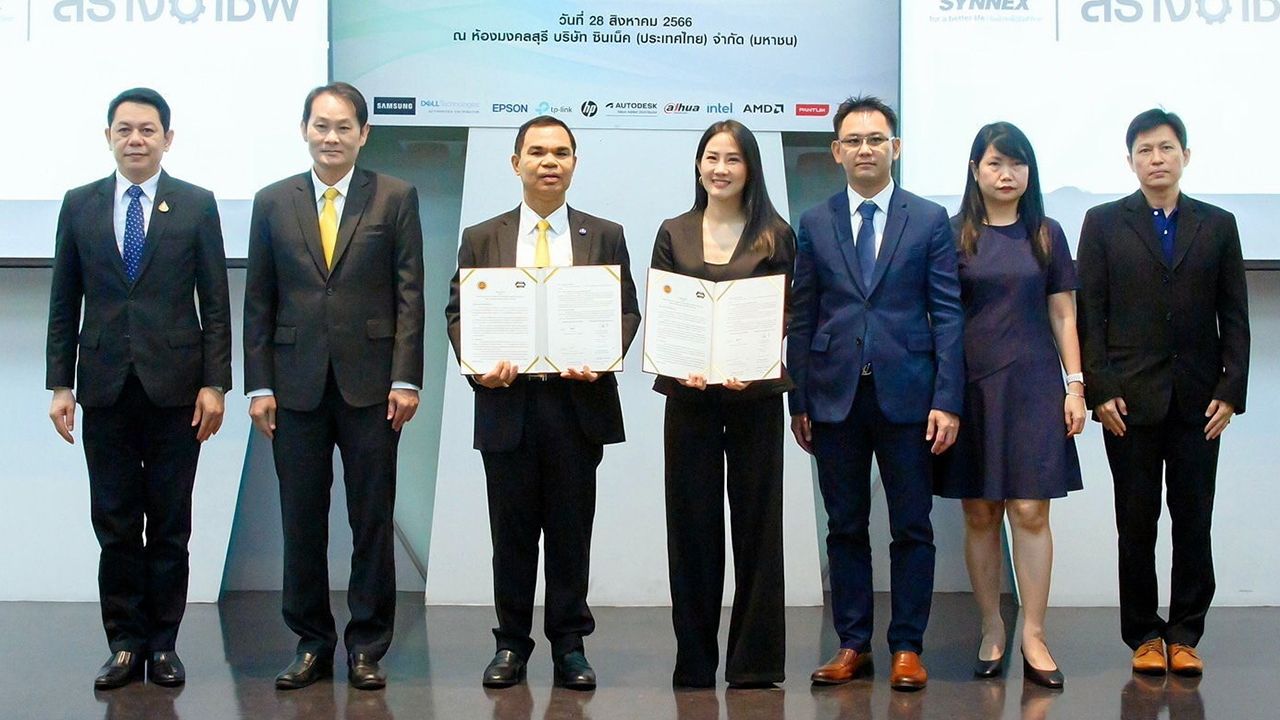 สร้างอาชีพ - สุธิดา มงคลสุธี และ ว่าที่ ร.ต.ธนุ วงษ์จินดา ลงนามบันทึกความร่วมมือโครงการ “ปั้นช่าง สร้างอาชีพ” เพื่อยกระดับวงการอาชีวศึกษาไทย พัฒนาหลักสูตรด้านไอทีเสริมทักษะเรียนรู้เทคนิคเฉพาะด้าน โดยมี ปัญญา พูนเพิ่มผลสิริ มาร่วมในพิธีด้วย ที่บริษัทซินเน็ค วันก่อน.